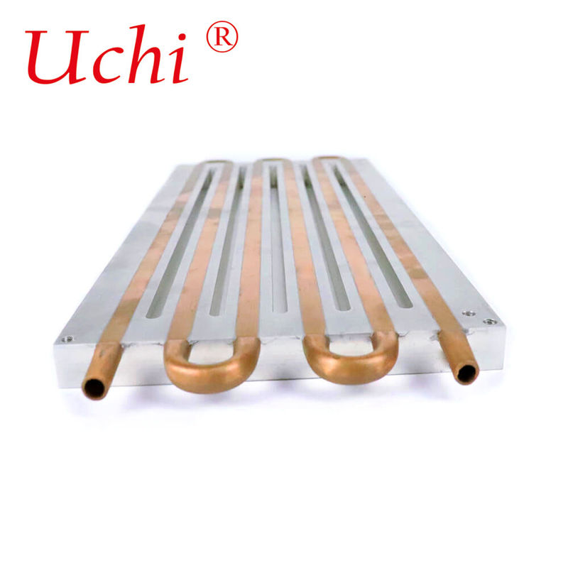 Plaque de refroidissement par eau Plaque de refroidissement par eau en aluminium Plaque de refroidissement par eau liquide Un évier à chaleur liquide de refroidissement en alliage d'aluminium