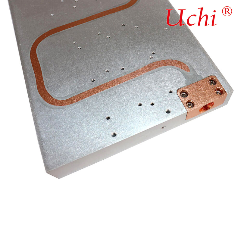 Équipement industriel Profil en aluminium Radiateur à tubes de cuivre à haute puissance Radiateur à plaque refroidi à l'eau Traitement sur mesure